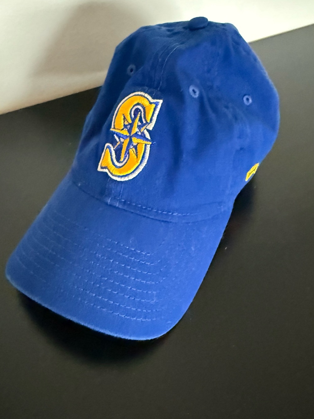 Men’s Seattle Mariners Blue Baseball Cap with Yellow Embroidered Logo